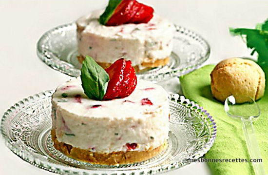 Mini-cheesecakes fraises et basilic