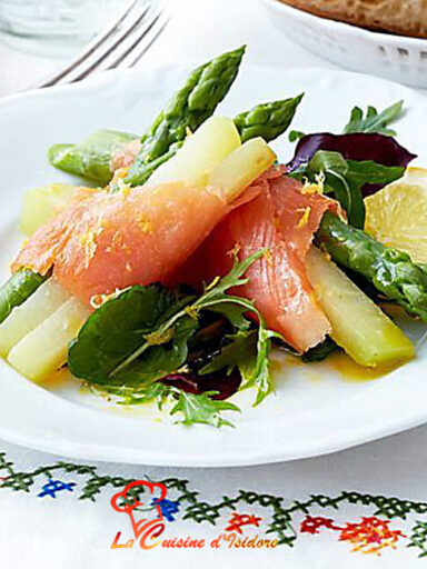 Salade d'asperges au saumon fumé