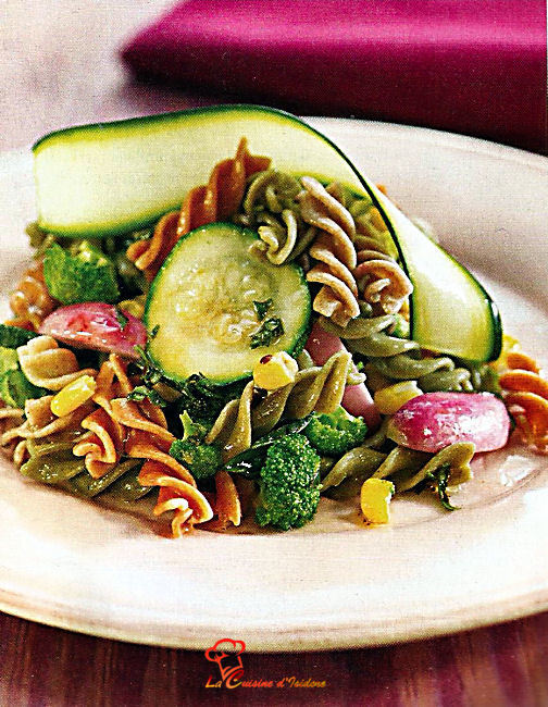 Salade de pâtes tricolores aux légumes